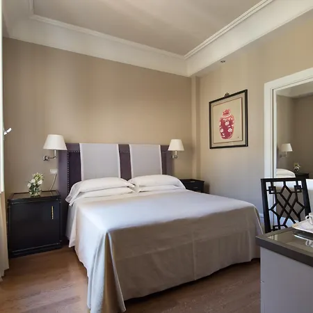 Francia E Quirinale Hotel 4*